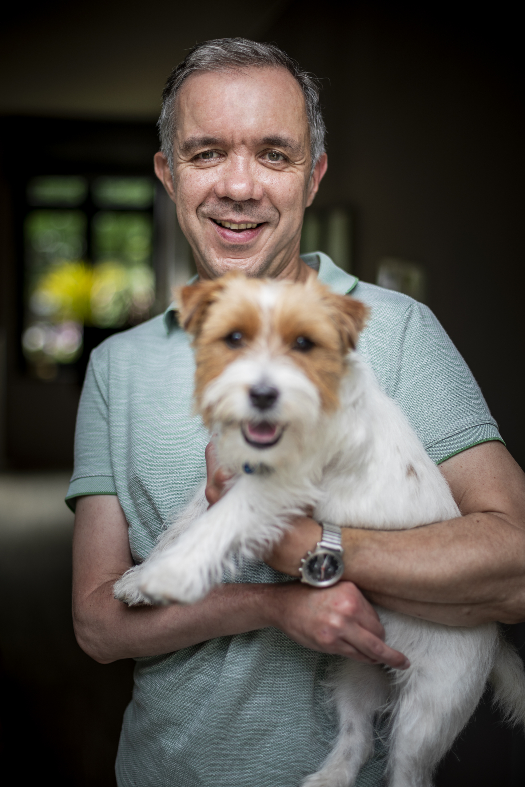 foto van bert carcan met hond