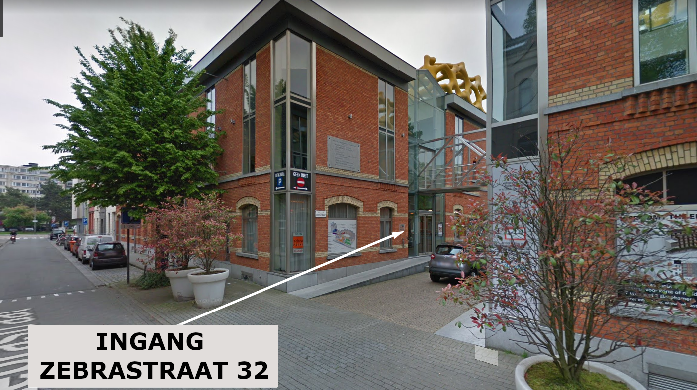 Ingang zebrastraat 32 met pijl