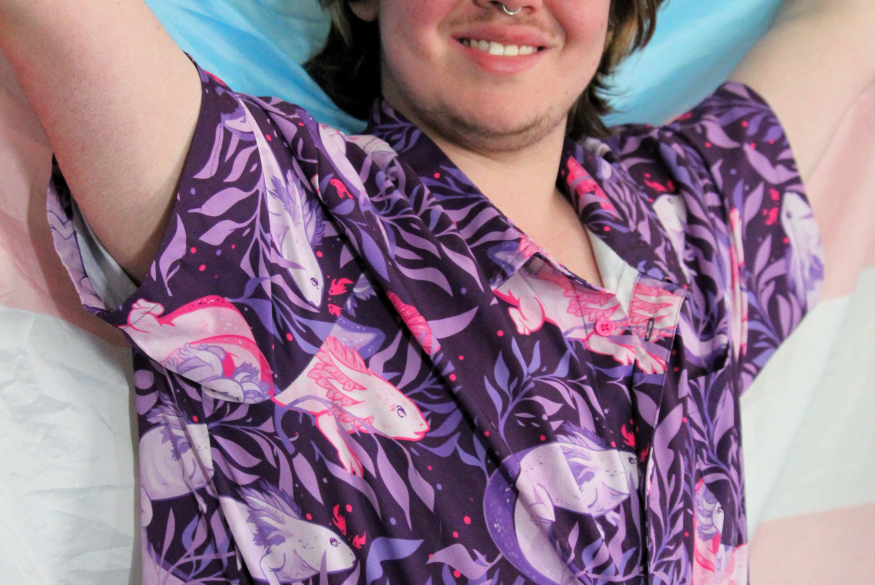 Foto van Axie met trans vlag